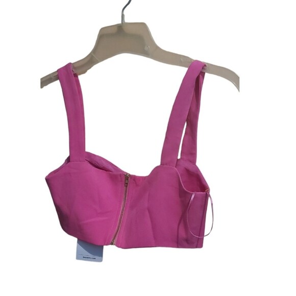 Showpo MAIDA V-FRONT CROP TOP in pink - Picture 5 of 7